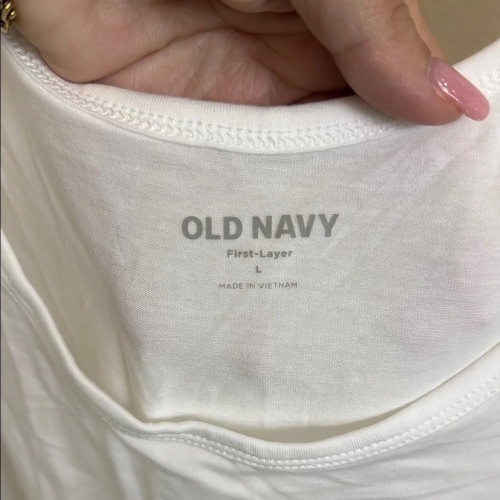 Old Navy Never Worn Fitted White Tank Top - Picture 2 of 2